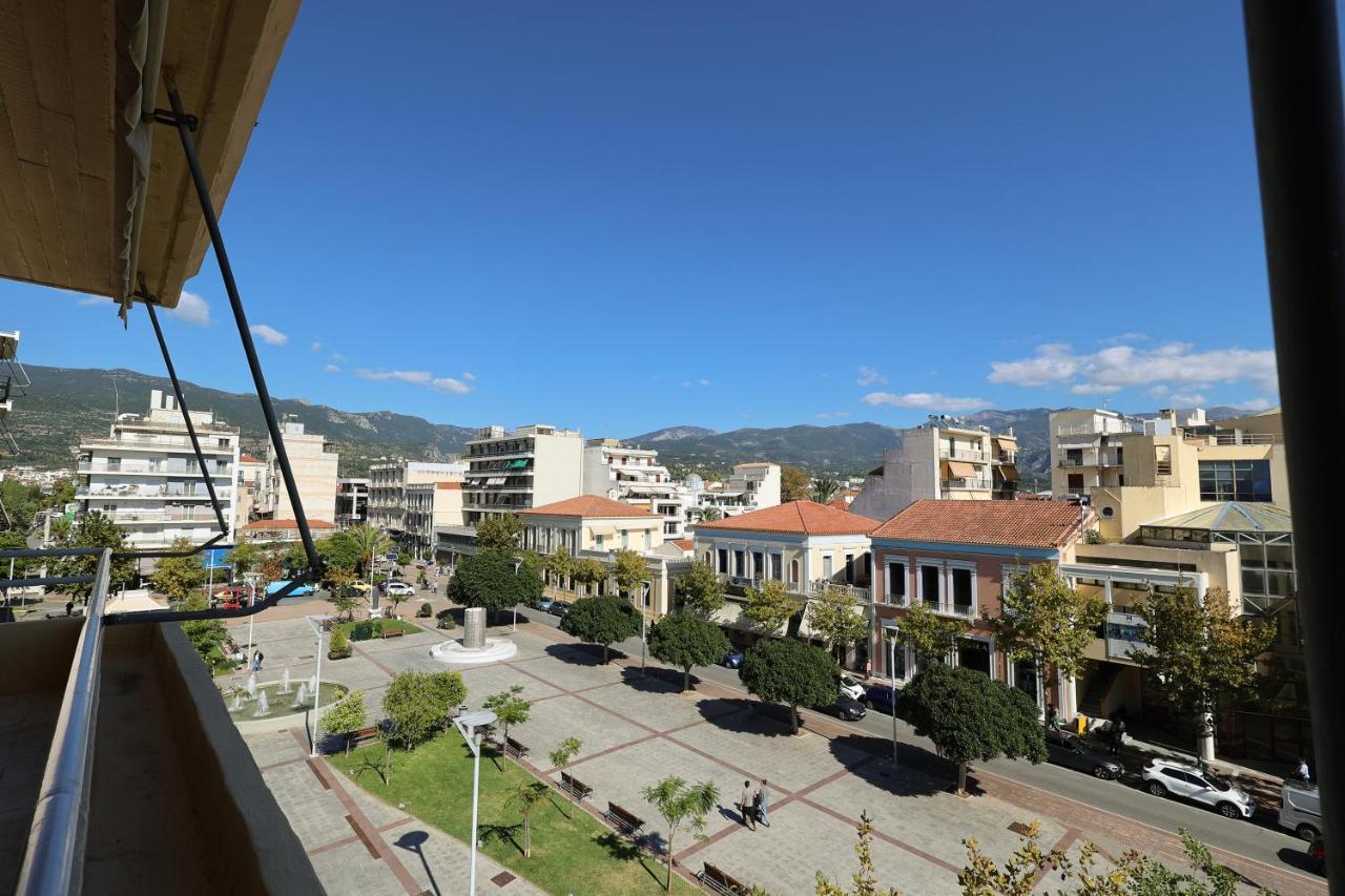 Spacious View Of Central Square Kalamata Bagian luar foto
