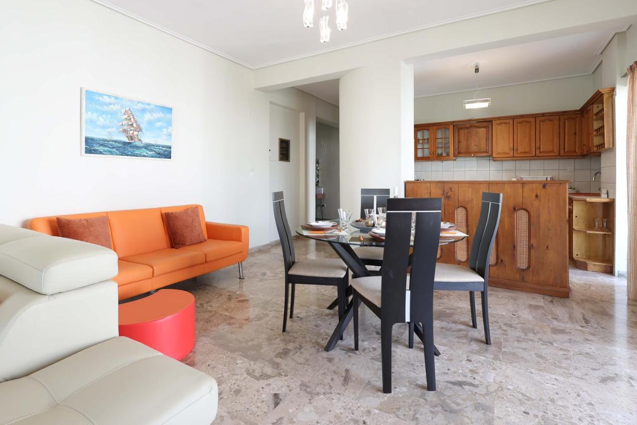 Spacious View Of Central Square Kalamata Bagian luar foto