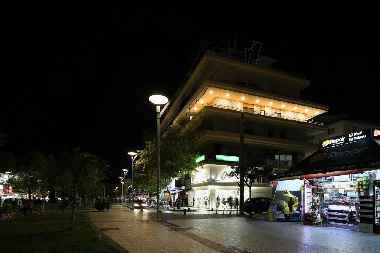 Spacious View Of Central Square Kalamata Bagian luar foto