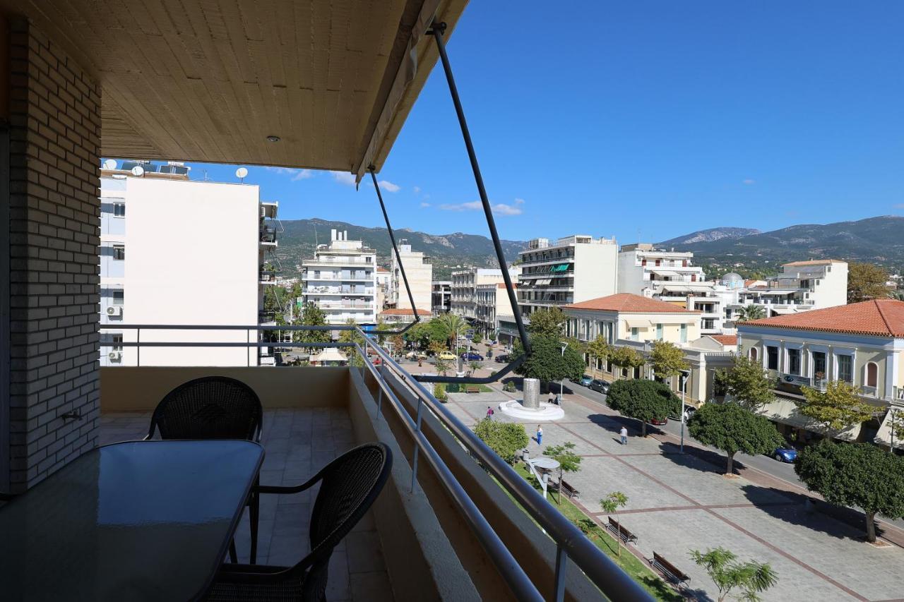 Spacious View Of Central Square Kalamata Bagian luar foto