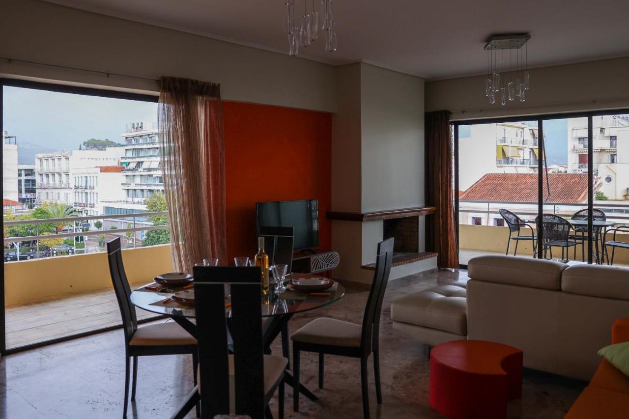 Spacious View Of Central Square Kalamata Bagian luar foto