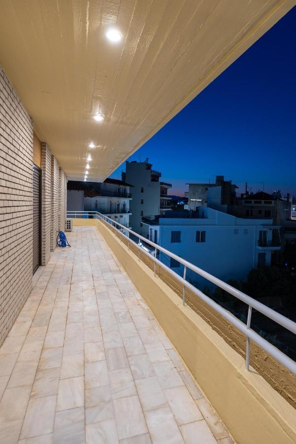 Spacious View Of Central Square Kalamata Bagian luar foto
